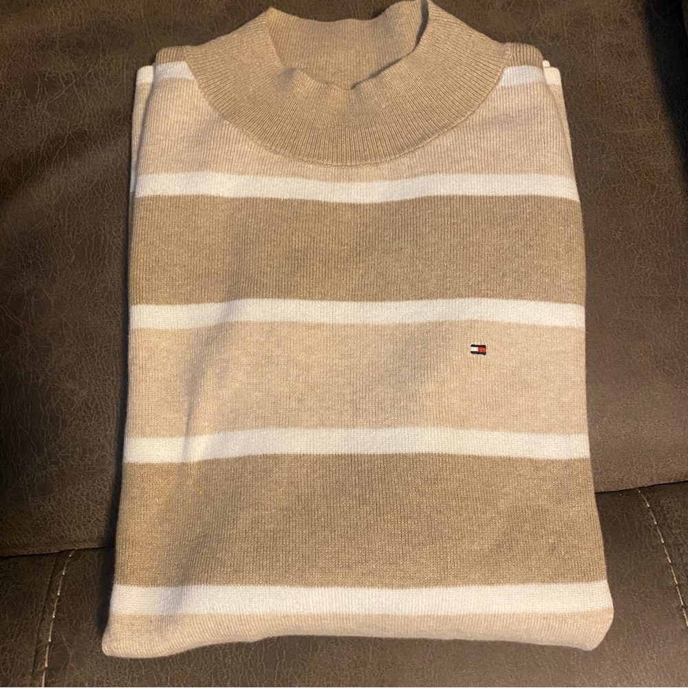 Tommy Hilfiger long sleeve mock turtleneck shirt